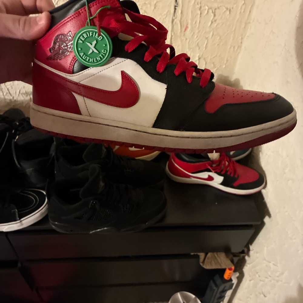Jordan red toes se